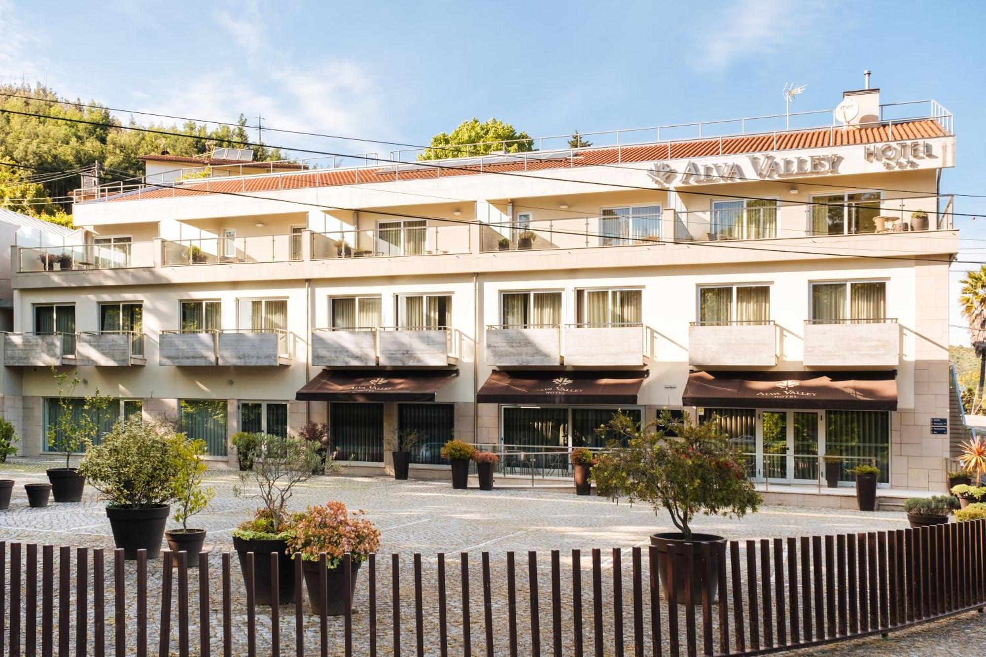 Alva Valley Hotel Оливейра ду Оспитал Екстериор снимка