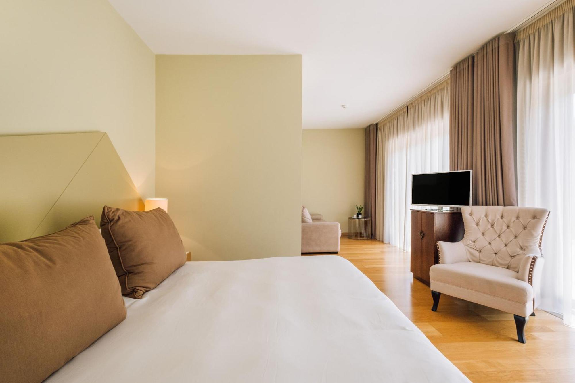 Alva Valley Hotel Оливейра ду Оспитал Екстериор снимка