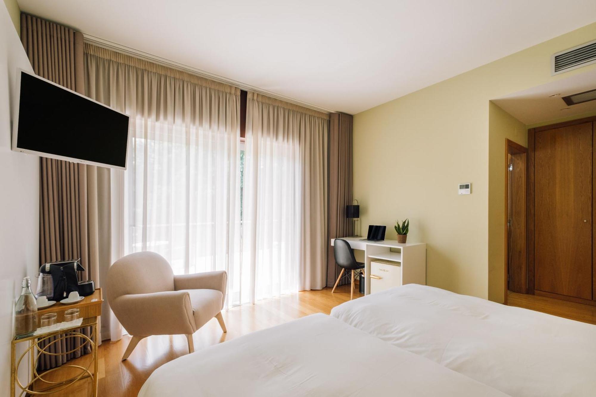 Alva Valley Hotel Оливейра ду Оспитал Екстериор снимка
