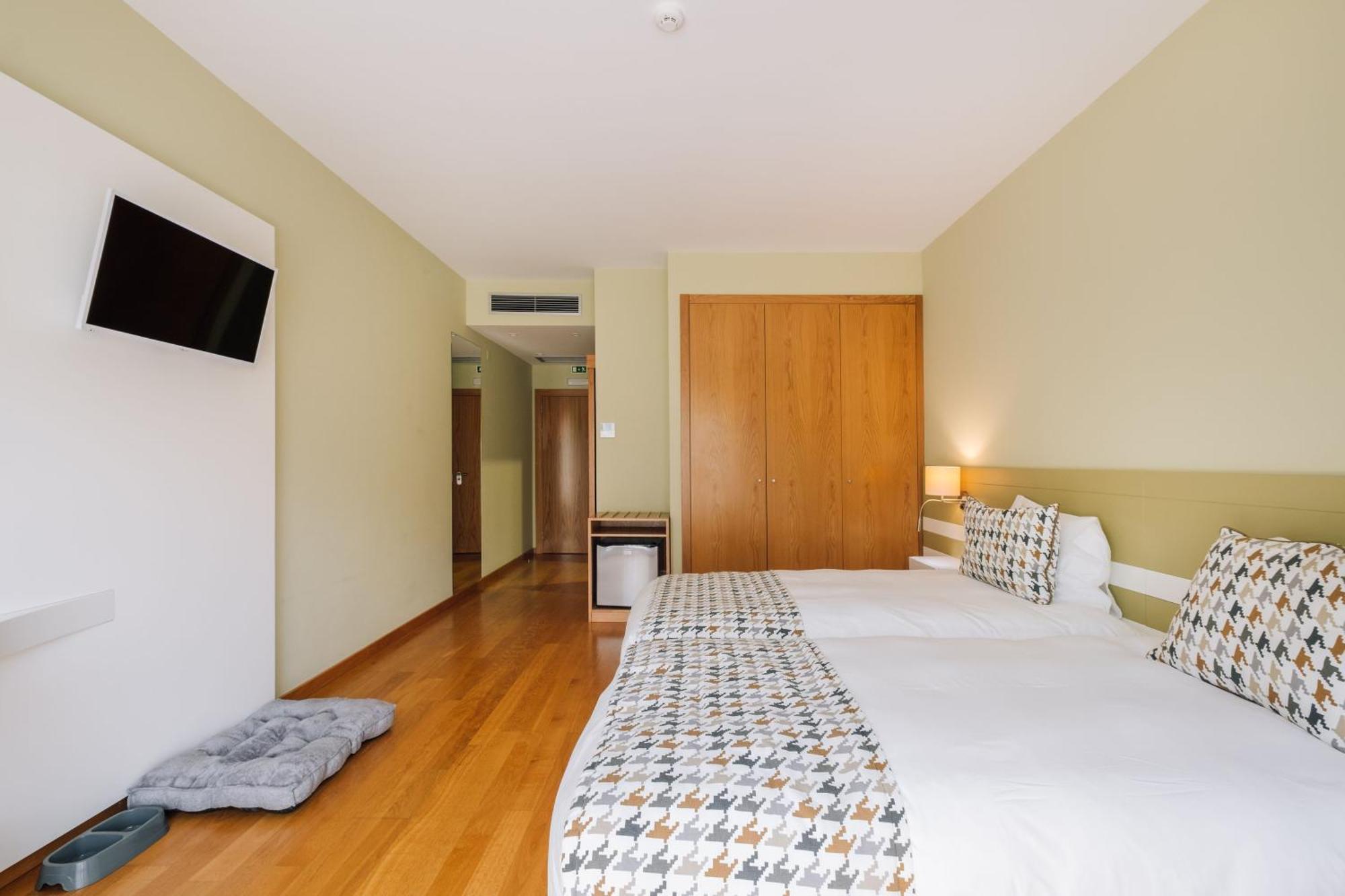 Alva Valley Hotel Оливейра ду Оспитал Екстериор снимка