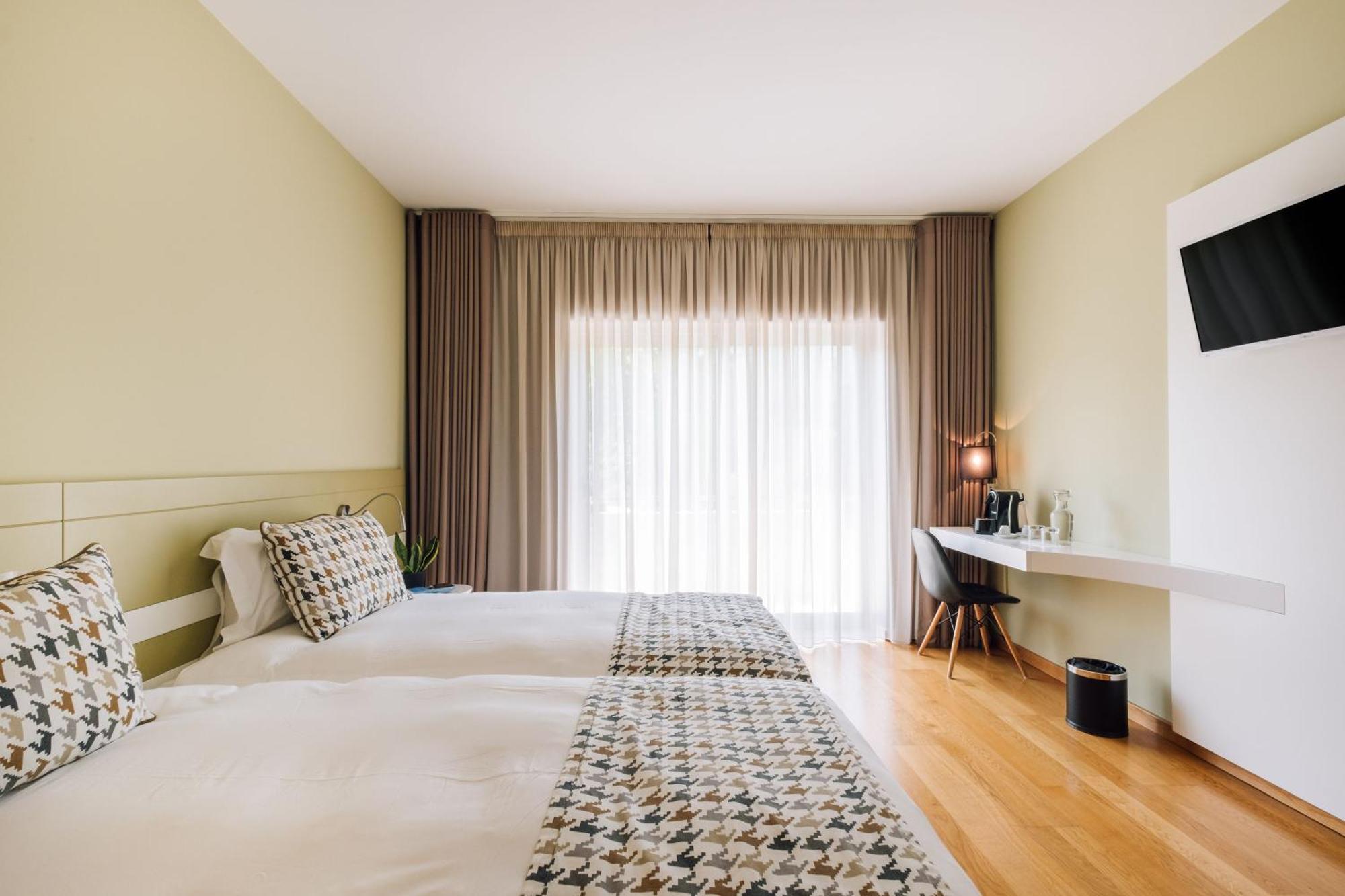 Alva Valley Hotel Оливейра ду Оспитал Екстериор снимка
