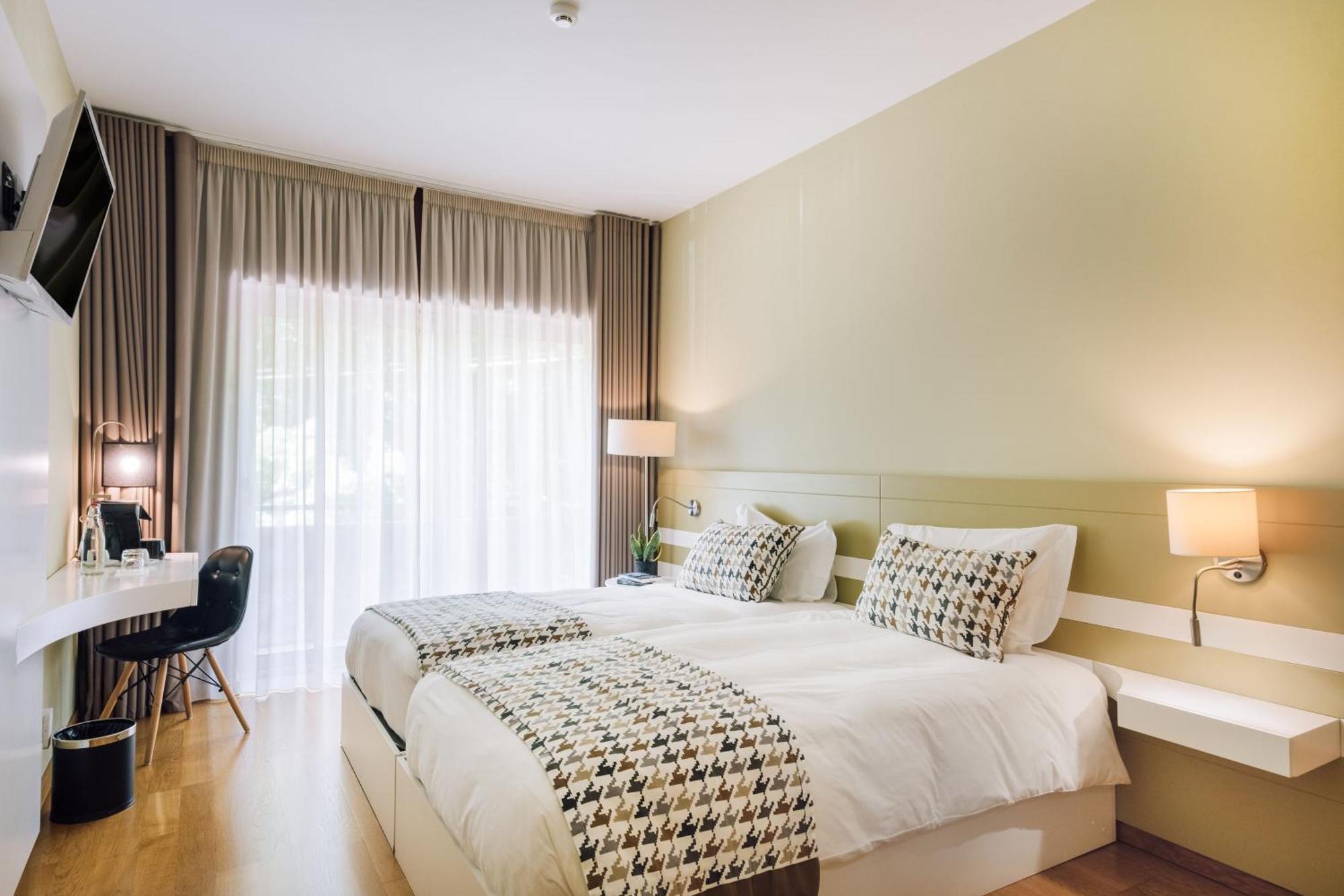 Alva Valley Hotel Оливейра ду Оспитал Екстериор снимка