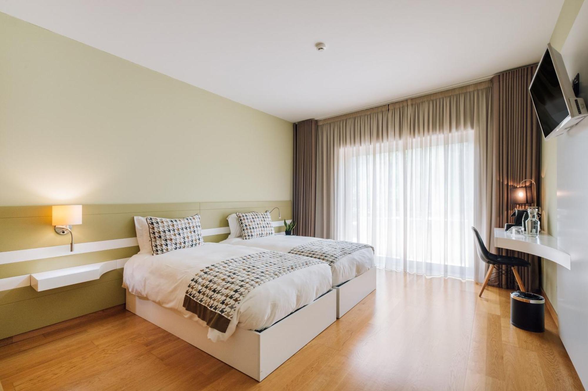 Alva Valley Hotel Оливейра ду Оспитал Екстериор снимка